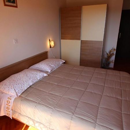 Apartments And Rooms Jelka Malinska Εξωτερικό φωτογραφία