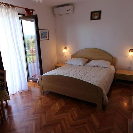 Apartments And Rooms Jelka Malinska Εξωτερικό φωτογραφία