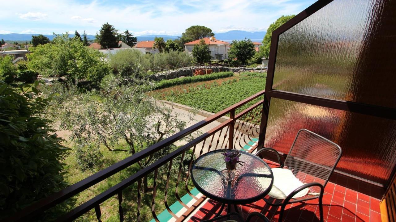 Apartments And Rooms Jelka Malinska Εξωτερικό φωτογραφία