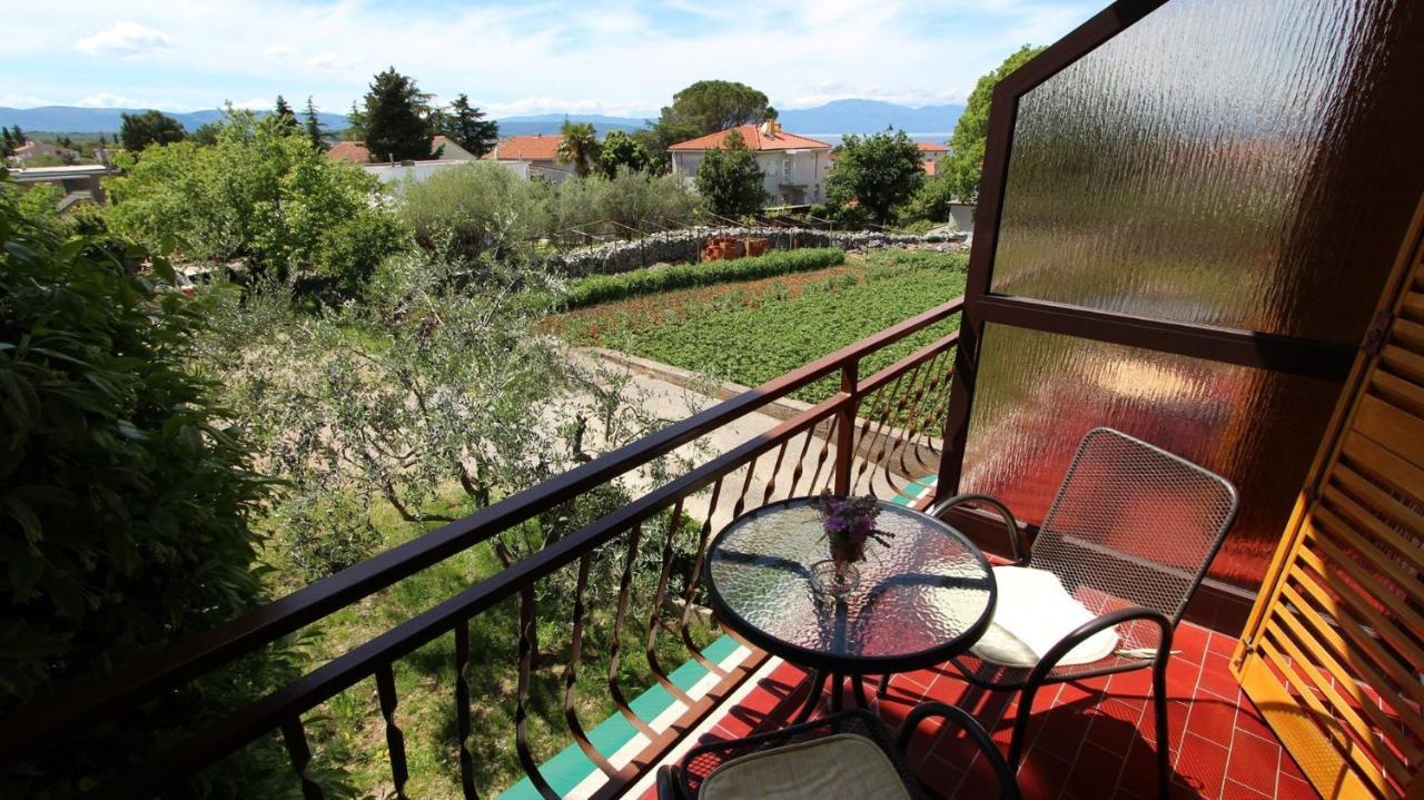 Apartments And Rooms Jelka Malinska Εξωτερικό φωτογραφία