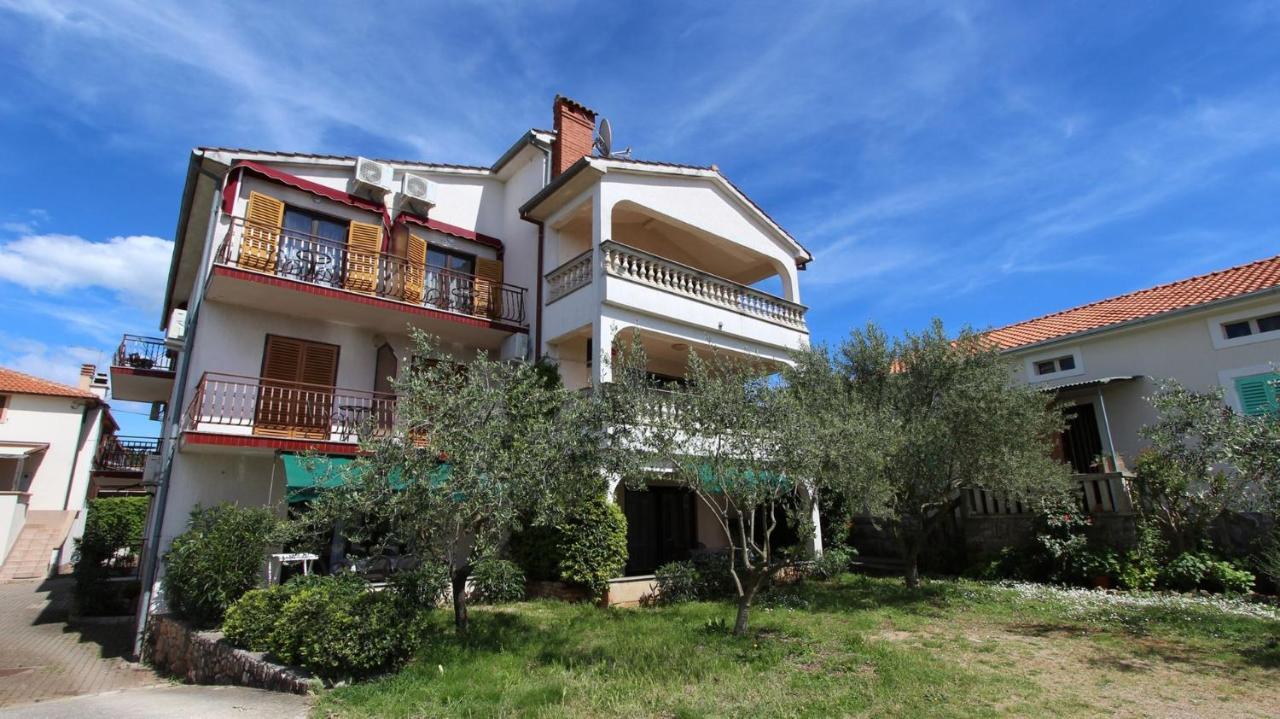 Apartments And Rooms Jelka Malinska Εξωτερικό φωτογραφία