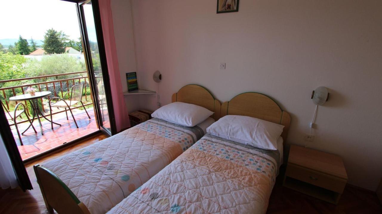 Apartments And Rooms Jelka Malinska Εξωτερικό φωτογραφία