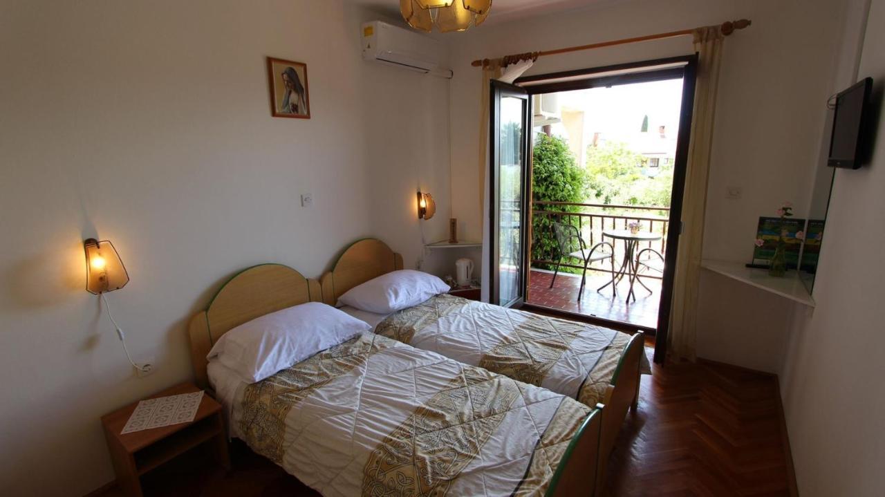 Apartments And Rooms Jelka Malinska Εξωτερικό φωτογραφία