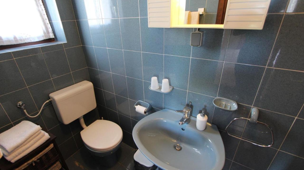 Apartments And Rooms Jelka Malinska Εξωτερικό φωτογραφία