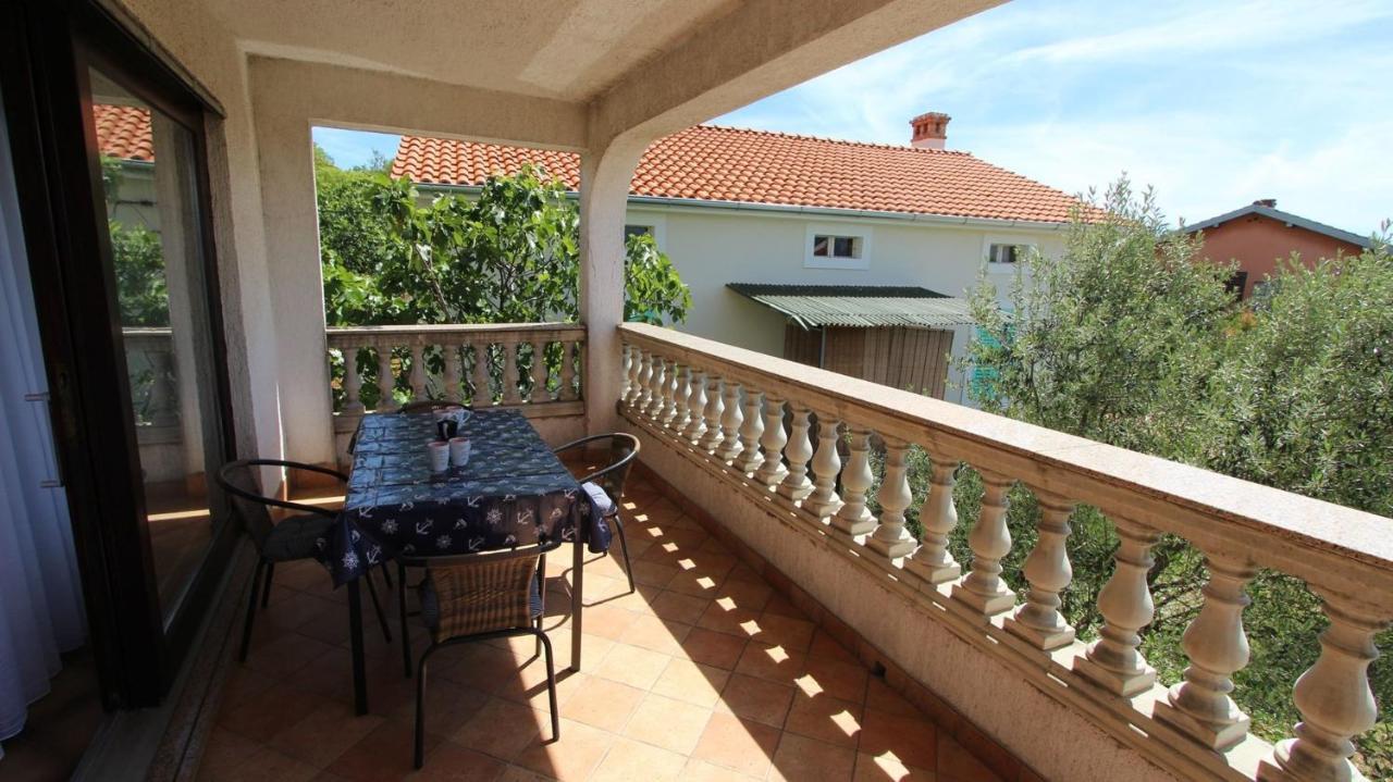 Apartments And Rooms Jelka Malinska Εξωτερικό φωτογραφία