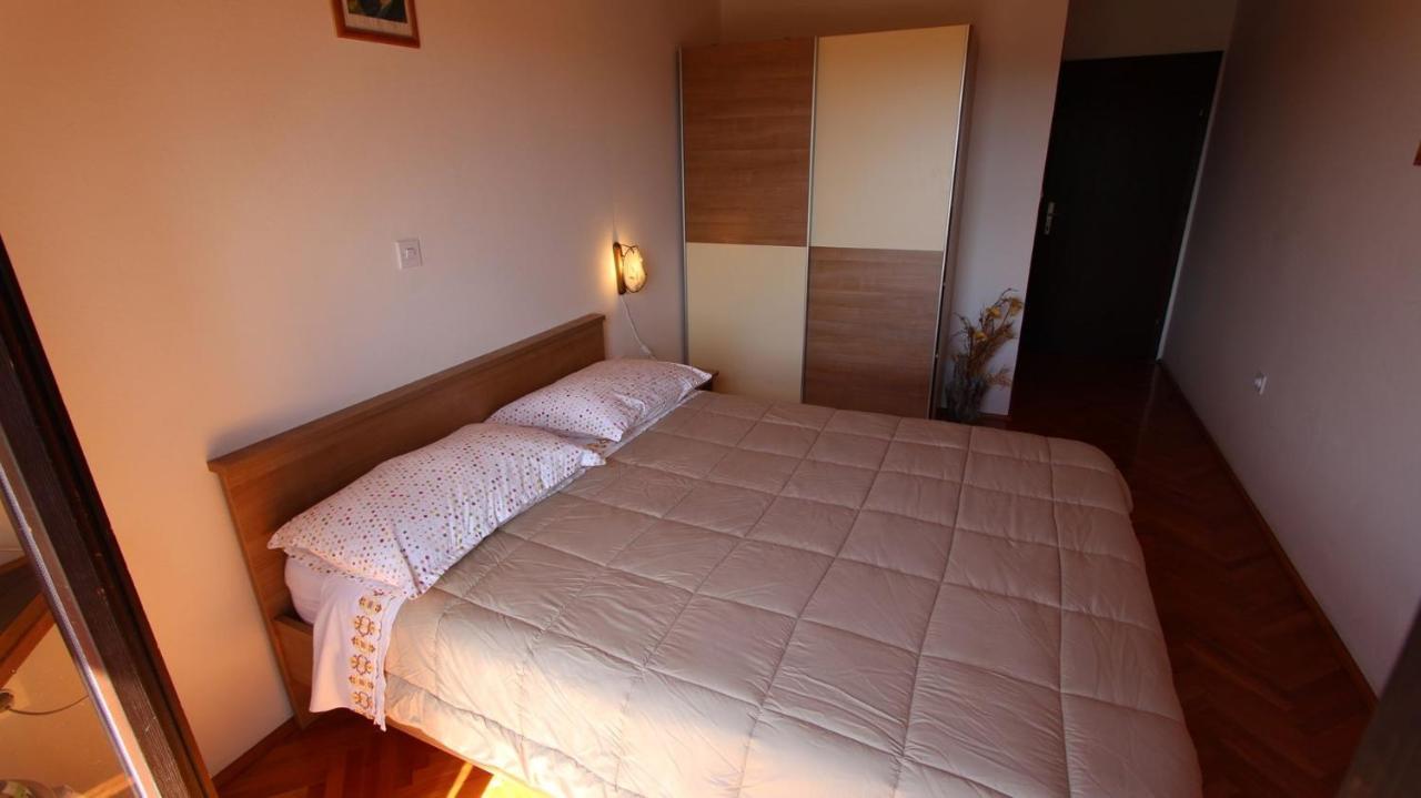 Apartments And Rooms Jelka Malinska Εξωτερικό φωτογραφία