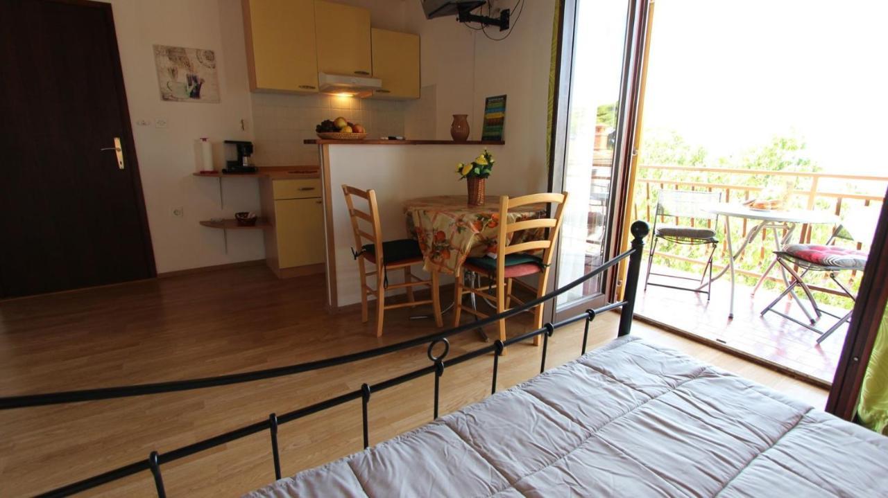 Apartments And Rooms Jelka Malinska Εξωτερικό φωτογραφία
